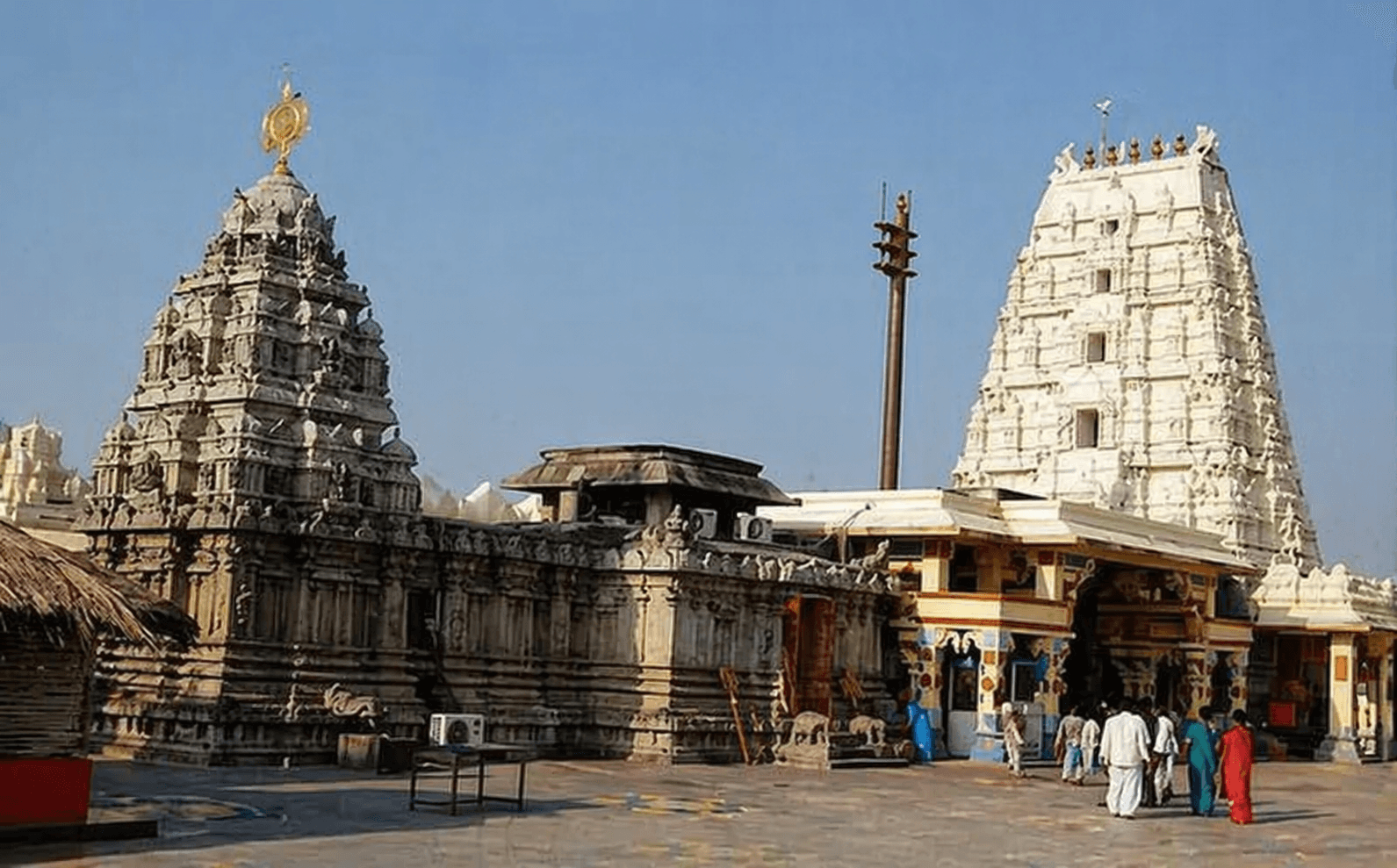 Outstation cab services from Hyderabad to Vemulawada temple Rajanna Siricilla from GOGO taxi