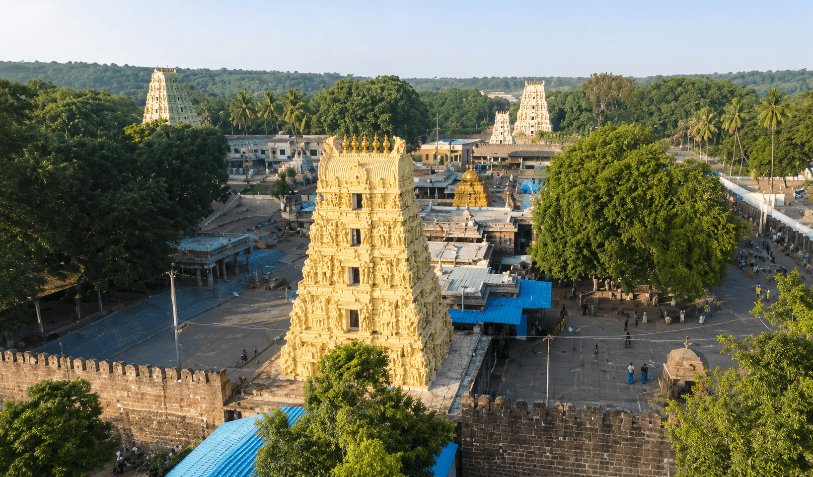 Srisailam Mini Bus and Cab Service from Hyderabad for Pilgrimage Travel